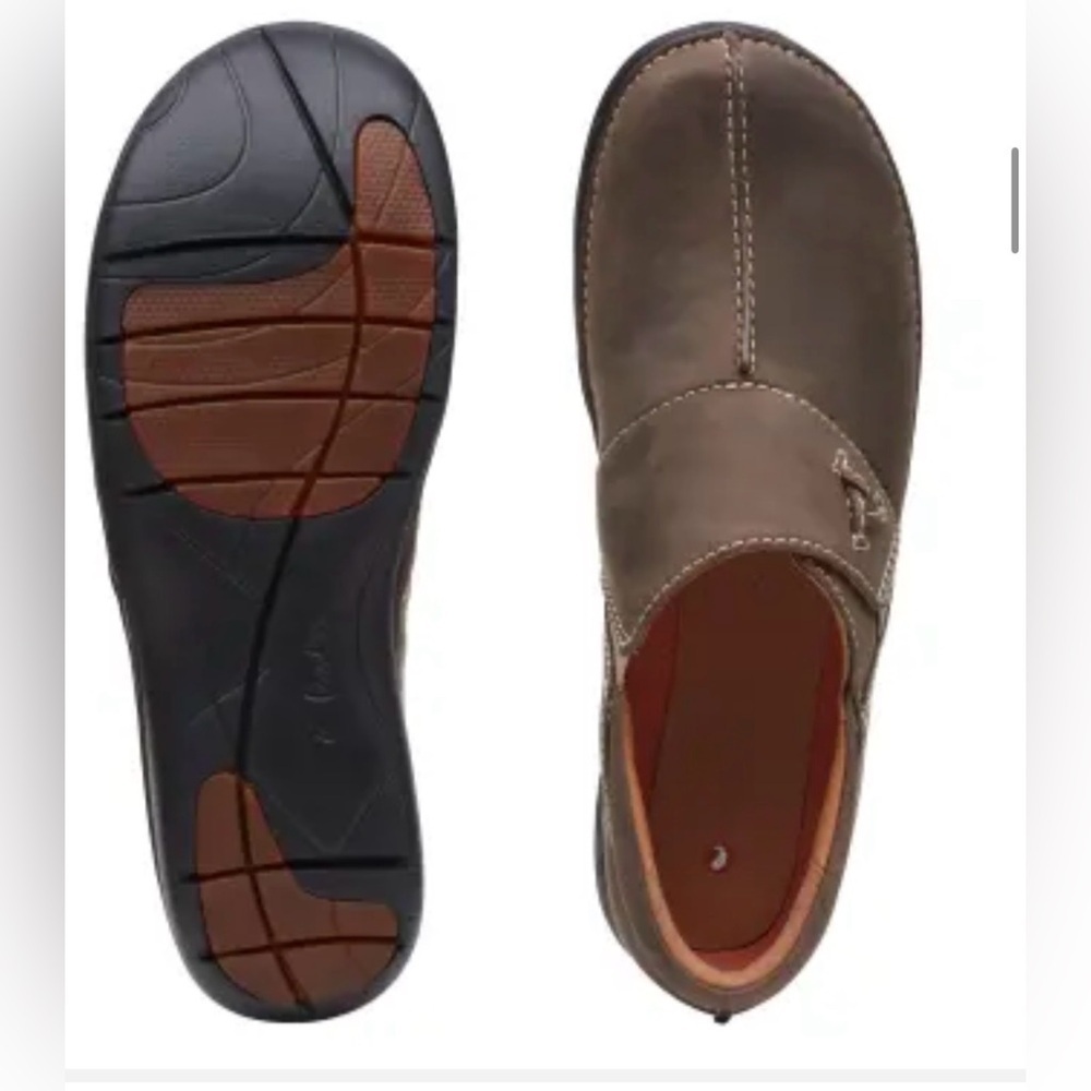 Clarks Un Loop Ave Women's A casual slip-on loafer or "comfort moccasin." Size 8